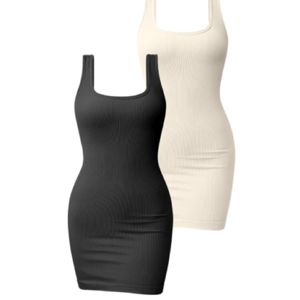 OOO Women's 2 different color Dress Set - Black and White